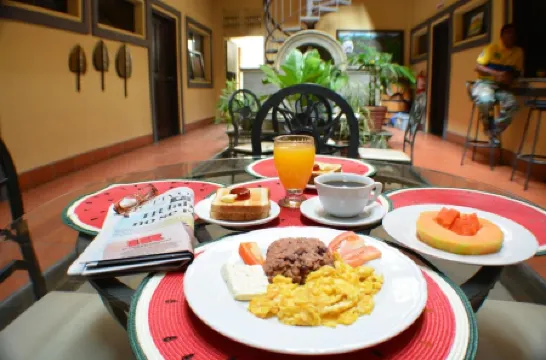 奇南德加陽台酒店