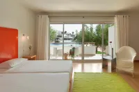 Marina Club Lagos Resort Hotels in Odiáxere