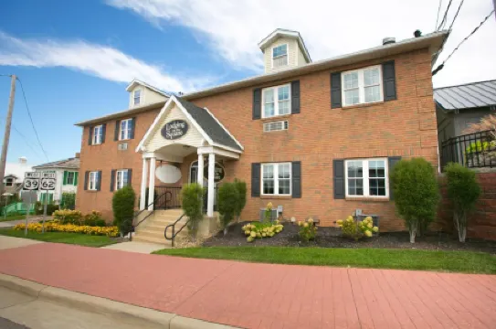 Lodging on the Square