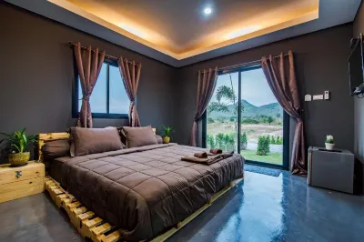 Hua Hin Lae I Aoon Hotell i Thap Tai