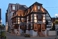 Hotel Restaurant Dontenville Hotel dekat Chapelle Saint Quirin