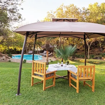 Safari Beach Lodge