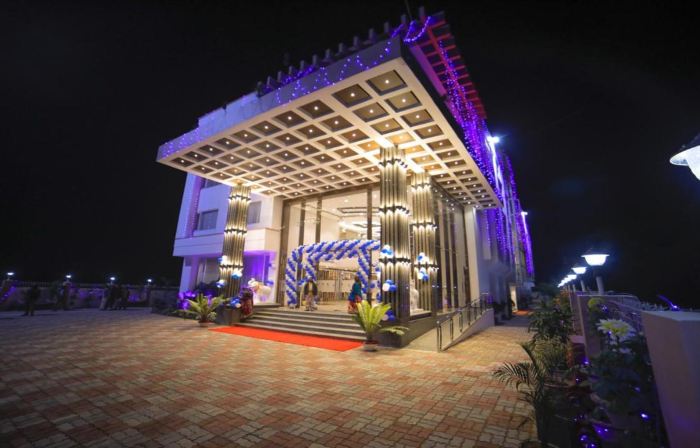 Dhamma Grand Hotel Resort