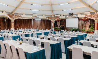Palm Beach Hotel Bali