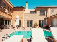 Sunset Residence Hotels near Paddocks shopping Centre