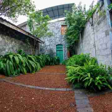 Hailsham Bungalow Hotel Exterior