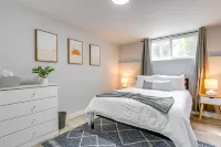 Seattle Garden Apt Walk to Water and Amenities! Hotels in Bainbridge