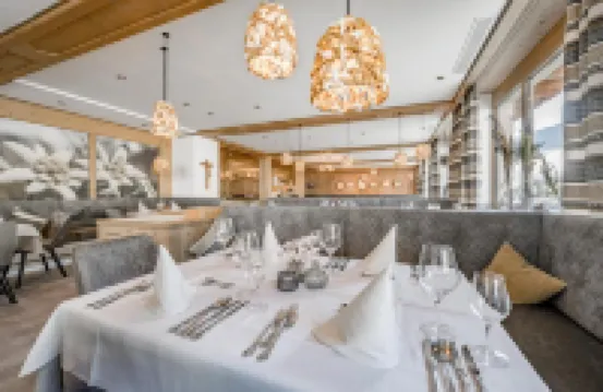 沃勒霍夫阿爾卑斯浪漫酒店