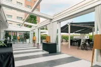 Michelino 75 by the Sydney Hotel