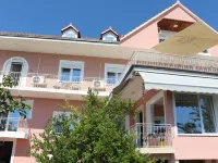 Villa Duka 克魯亞酒店