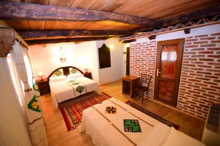 Hotel Tradita Отели в г. Shkodra