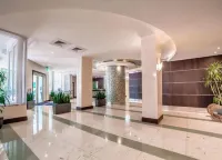 Tides Apt on Hollywood Beach