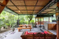 Pondok Carik Villa Manggis ティインガン・バンダー周辺のホテル