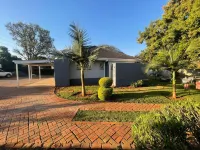 The Hawks Bed and Breakfast Hotels near Hatfield Shopping Center