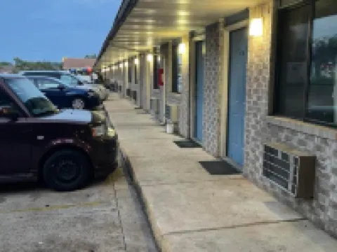 Executive Inn Hotels in Baxter County