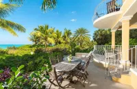 Villa Renaissance Hotels in Grace Bay