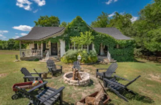 Country Woods Inn Hotel di 