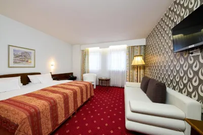 Hotel Zur Post Hotels near Nicolaus Cusanus Denkmal