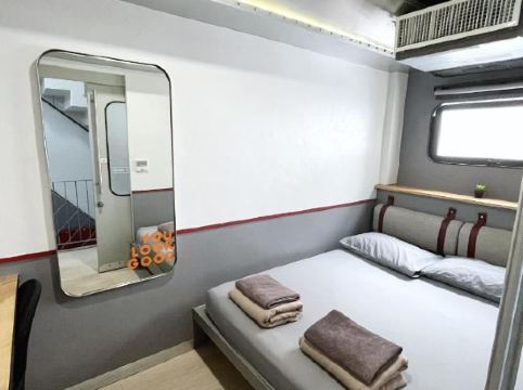 เทลล์ ข้าวสาร คาเฟ่ แอนด์ โฮสเทล