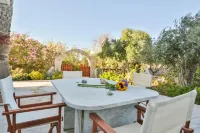 Remvi Studios Hotels in Aliki