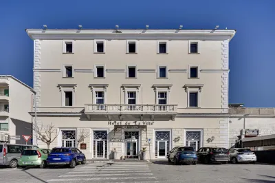 Hotel de La Ville Hotel in zona Museo Archeologico Nazionale di Civitavecchia