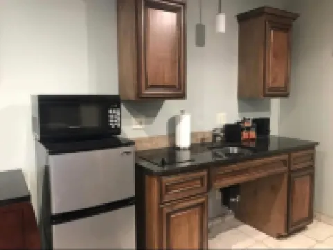 Baltzell Lodge Hotels in Great Bend