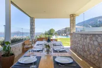 Villa Kedria with a Panoramic Ocean View