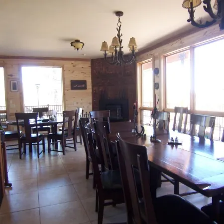 Elktrace Bed and Breakfast