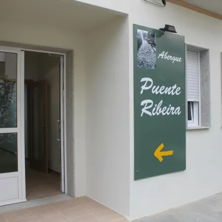 Pensión-Albergue Puente Ribeira
