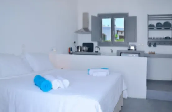 Ionathan Koufonisia Suites