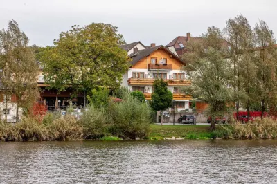 Landgasthof Moser & Restaurant Bootshaus Hotels in Kunzing