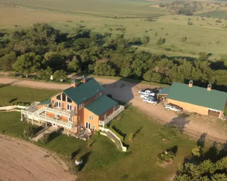 ReWild Ranch LLC Hoteles en Condado de Custer