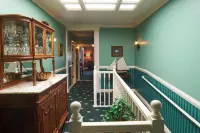 Hotel Mac Hotels in Richmond