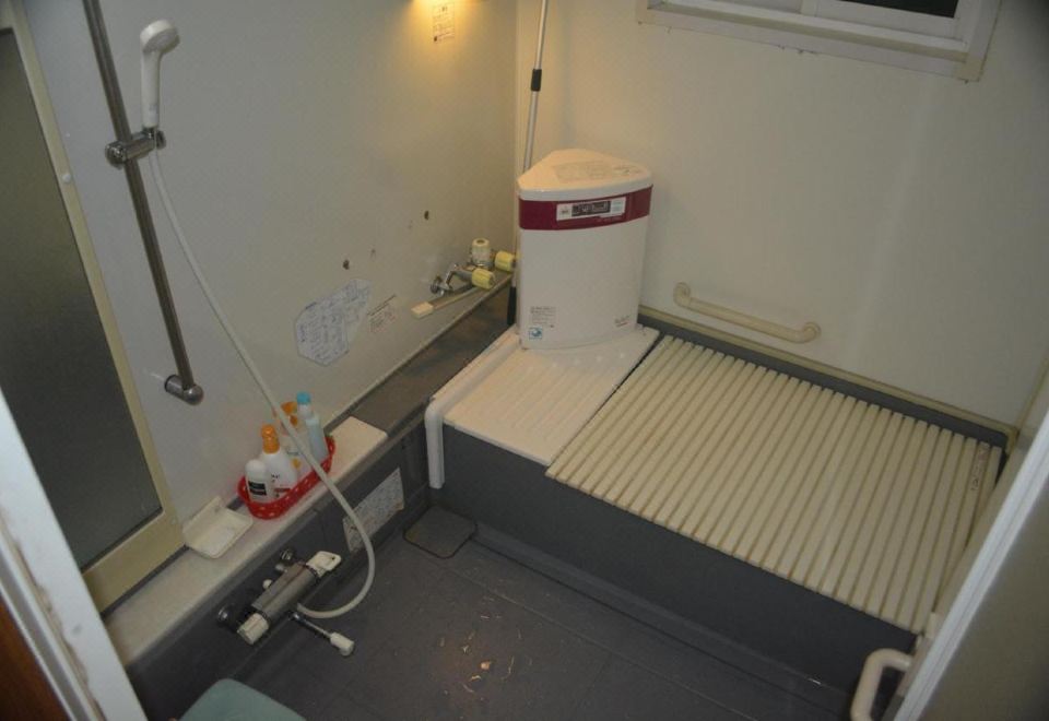 3. 드라이브 인 게..