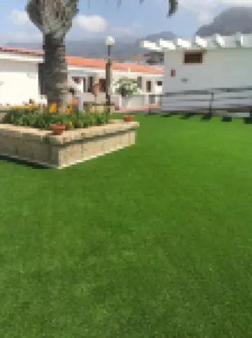 アパルタメントス マリブ パーク プラヤ・デル・ドゥケ周辺のホテル