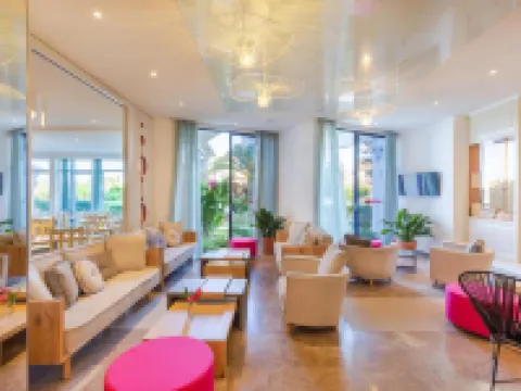 Hotel Albatros Hotels in Agia Pelagia Chlomou