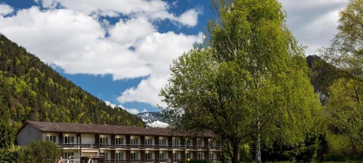 Neuhaus Golf- & Strandhotel Hotels in Interlaken District