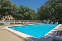 Greet hôtel Pont du Gard - Route d'Avignon Hotels in Valliguières