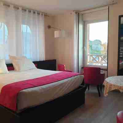 Logis Hôtel Saint-Guirec et de la Plage Rooms