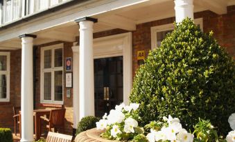 The George Hotel