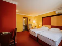 Boutique Hotel Maraton โรงแรมในโคซิเซ