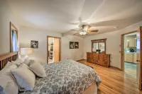 Montana Home on 5 Acres Near Lake Koocanusa! - parking