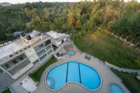 Paragon Hotel & Resort - Pools