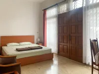 Cozy Homestay Syariah Mitra RedDoorz Bandung