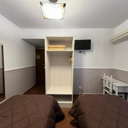Hostal Hueso