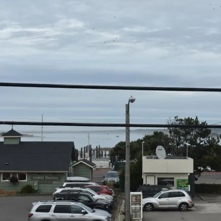 Lighthouse Cove Inn