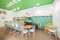 Dizzy Daisy Hostel