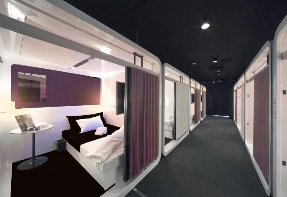 퍼스트 캐빈 하카타 로비