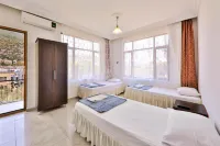 Santosa Pension - Guest houses