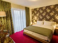 Hotel Boutique Belvedere Hotels near Peles Castle